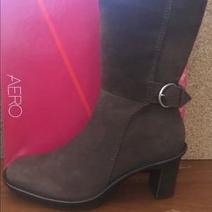 Aeropostale Brown Suede Boot w/ style detail